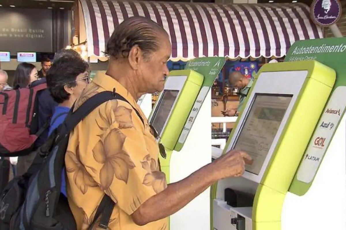 Número de idosos no Brasil cresce 59% desde 2012; população com menos de 30 anos cai 10%