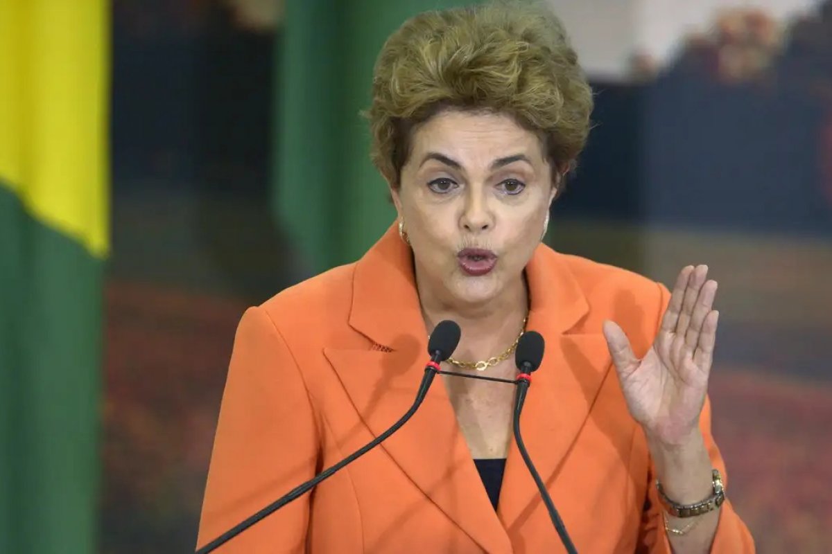 Maioria dos aliados de Lula que foi a favor do impeachment de Dilma evita o tema 10 anos depois