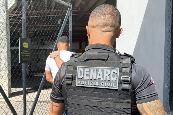 [Suspeito de ser o mandante do sequestro de três mulheres em shopping de Salvador é transferido para presídio de segurança máxima]