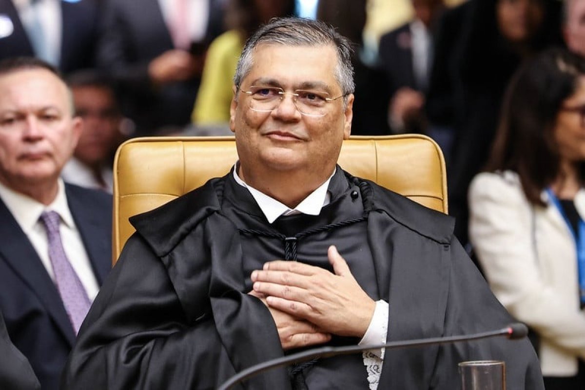 Flávio Dino propõe reforma do Judiciário e amplia embate com Fachin no STF