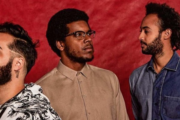 [Gilsons abrem turnê mundial com show em Salvador neste sábado]