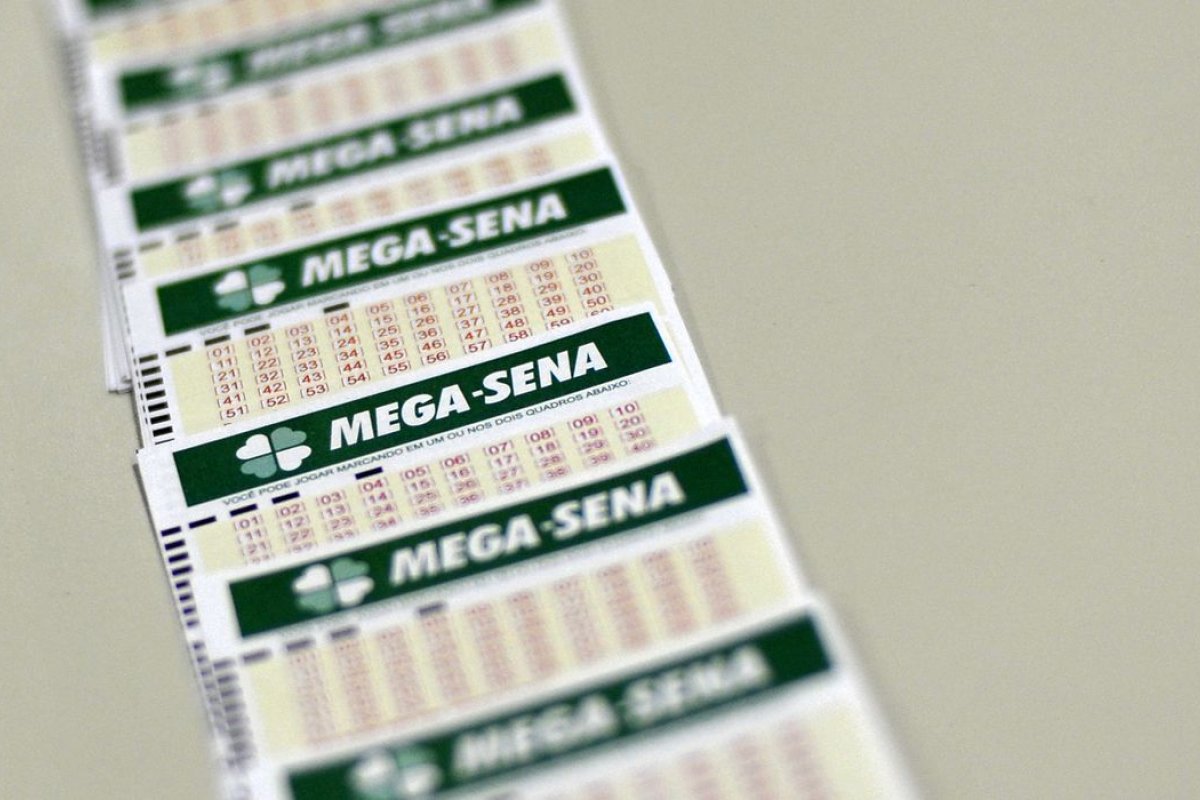 Mega-Sena acumula e deve pagar R$ 4,5 milhões nesta quinta-feira (12)
