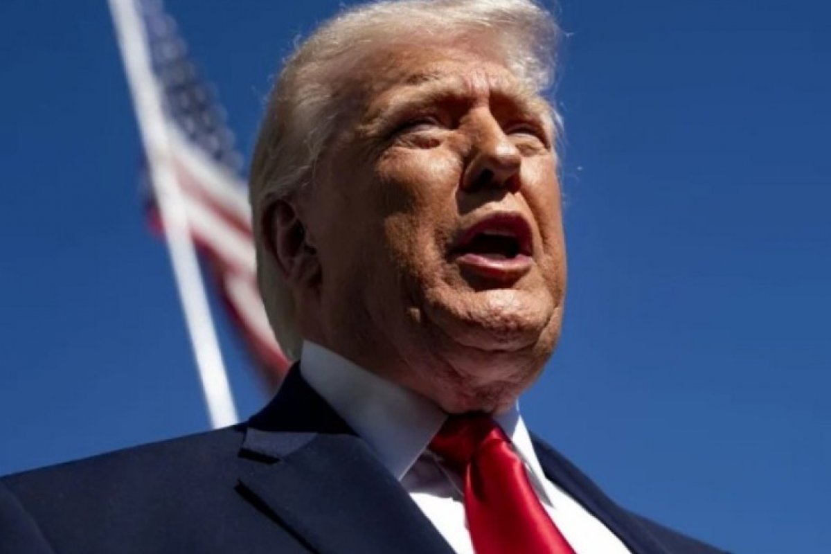 Rejeição de Trump chega ao maior nível desde o início do mandato em meio aos conflitos com Irã e Papa, diz pesquisa