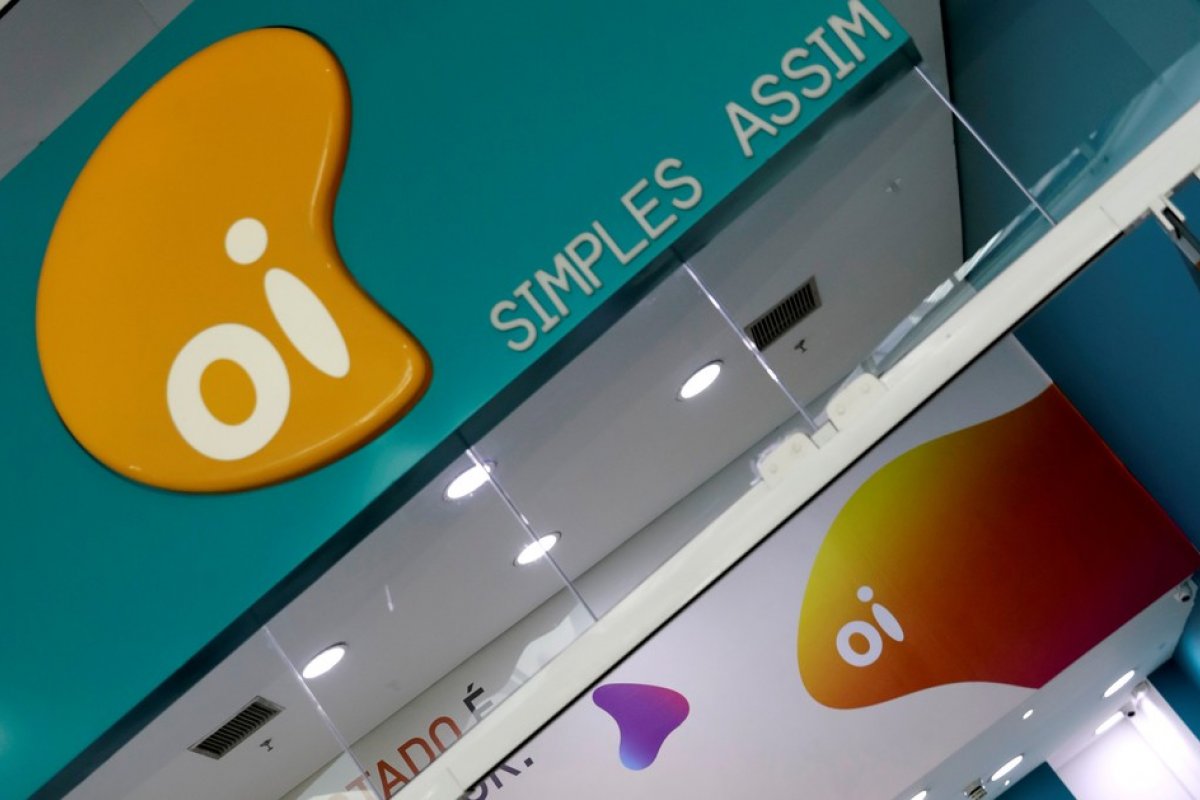 Telefônica Brasil negocia compra da Oi Móvel