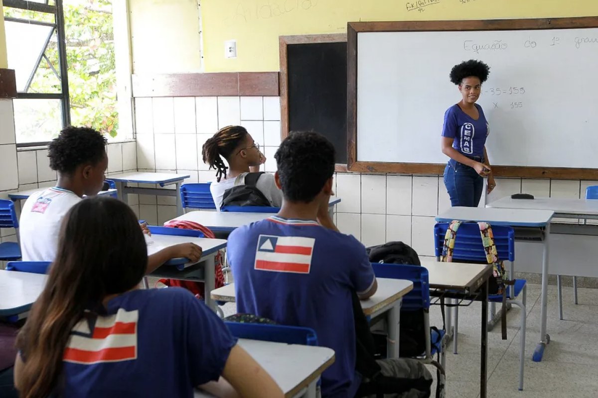 Governo da Bahia lança edital para selecionar estudantes para programa Mais Estudo 