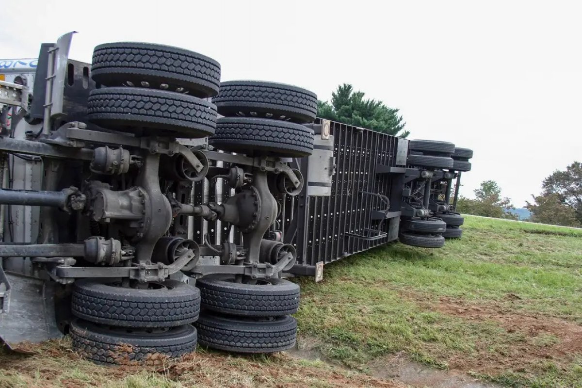 PRF registra 84 mortes e 1.167 feridos nas estradas durante o feriadão de Tiradentes