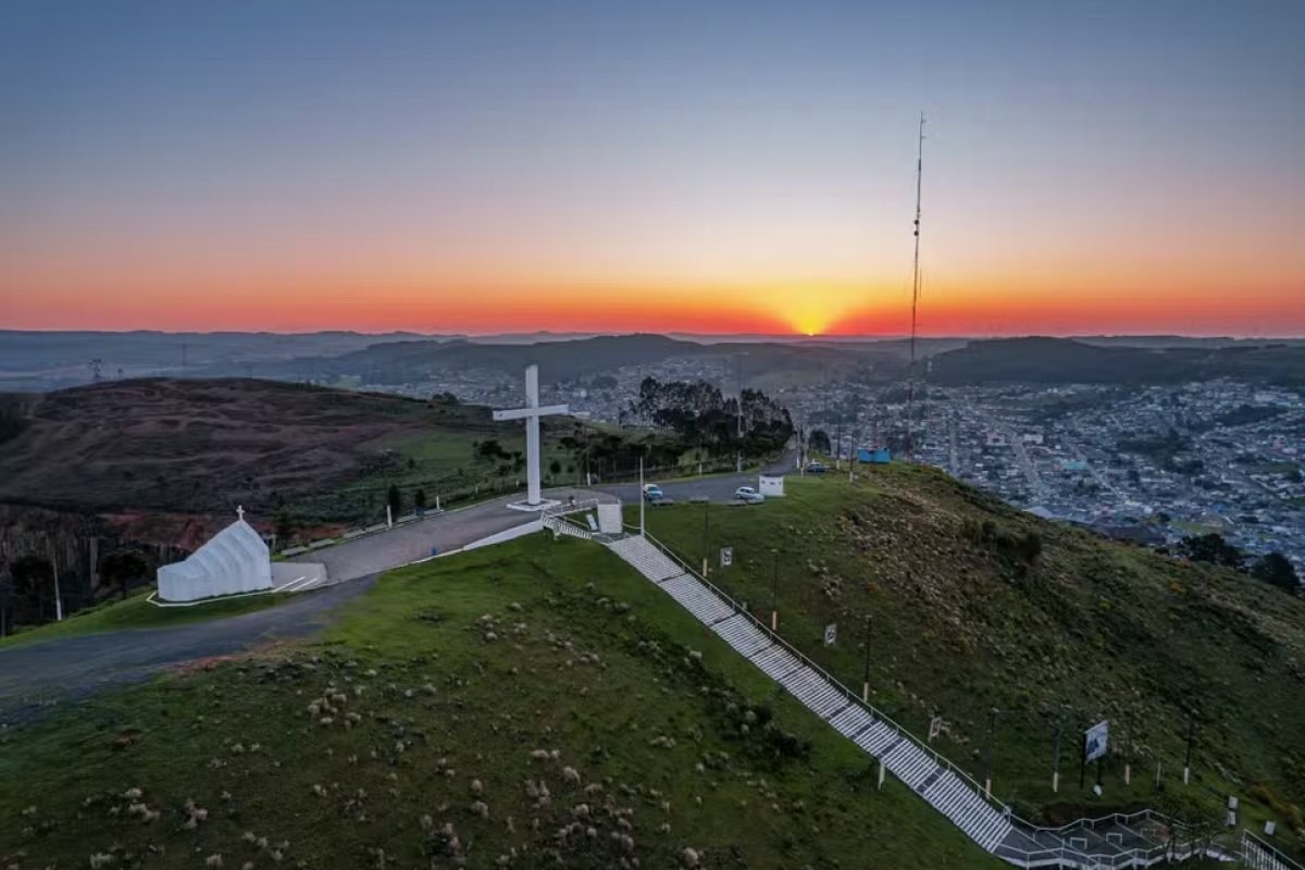 Morador processa município após descobrir que pagava energia elétrica de ponto turístico 