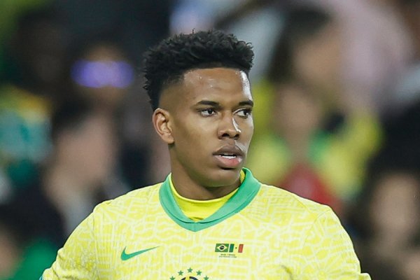 [Estêvão sofre lesão e Brasil pode ter segunda baixa para Copa ]