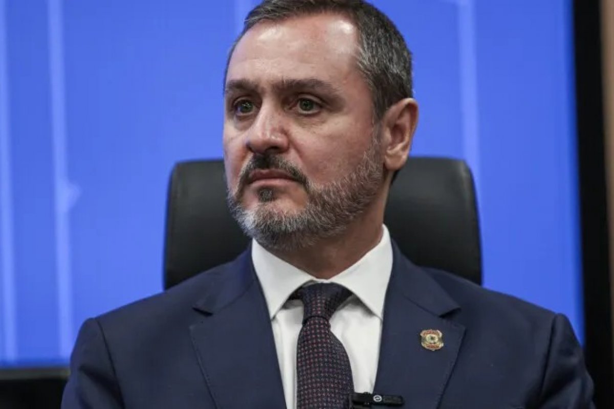 PF retira credenciais de servidor dos EUA no Brasil por reciprocidade