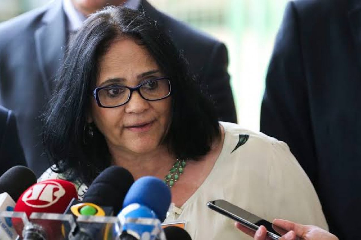 Damares vem à Camaçari na sexta-feira (13)