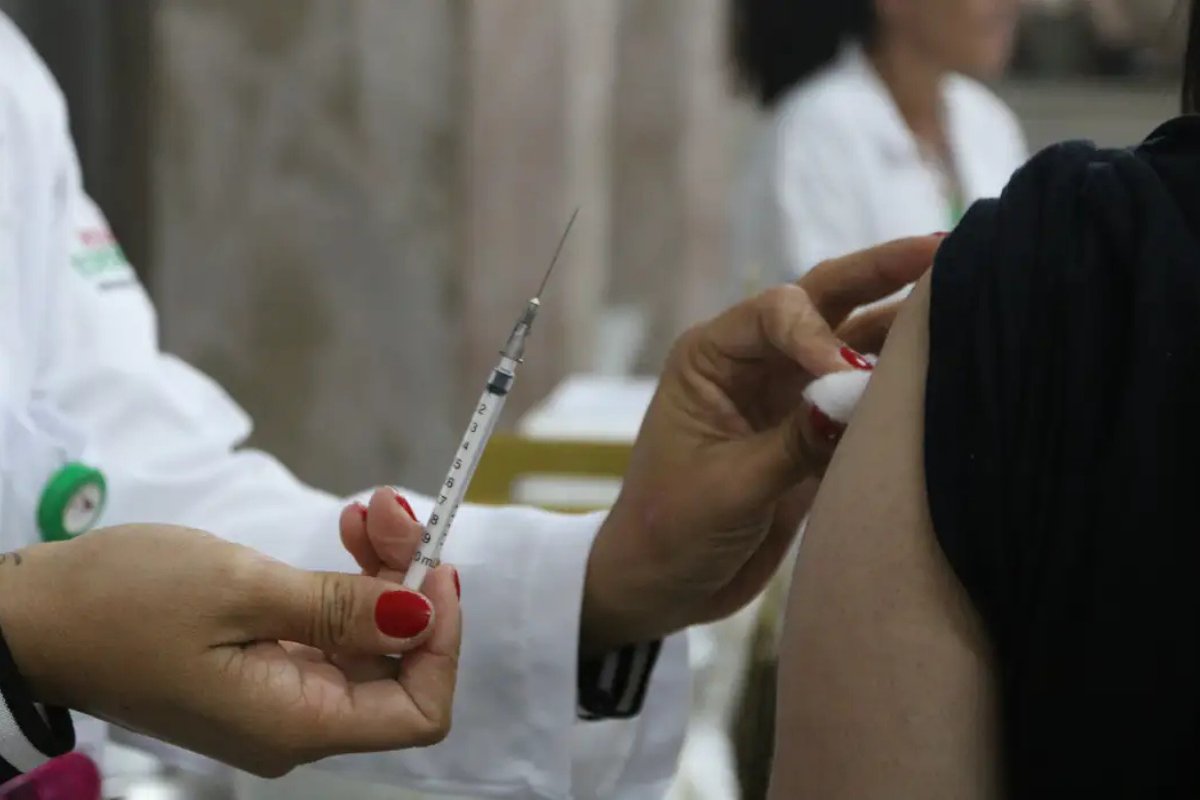 Bahia recebe mais de 205 mil doses da vacina contra a covid-19