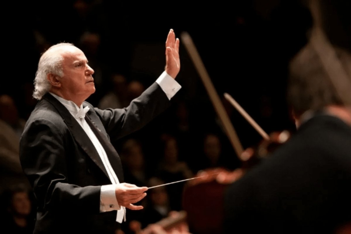 Maestro Isaac Karabtchevsky assume a cadeira de Villa-Lobos na Academia Brasileira de Música!