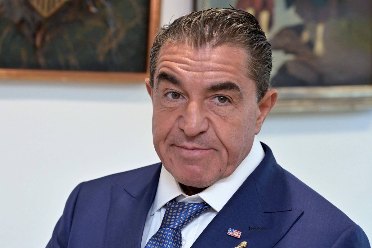 Enviado de Trump sugere que Itália substitua Irã na Copa do Mundo