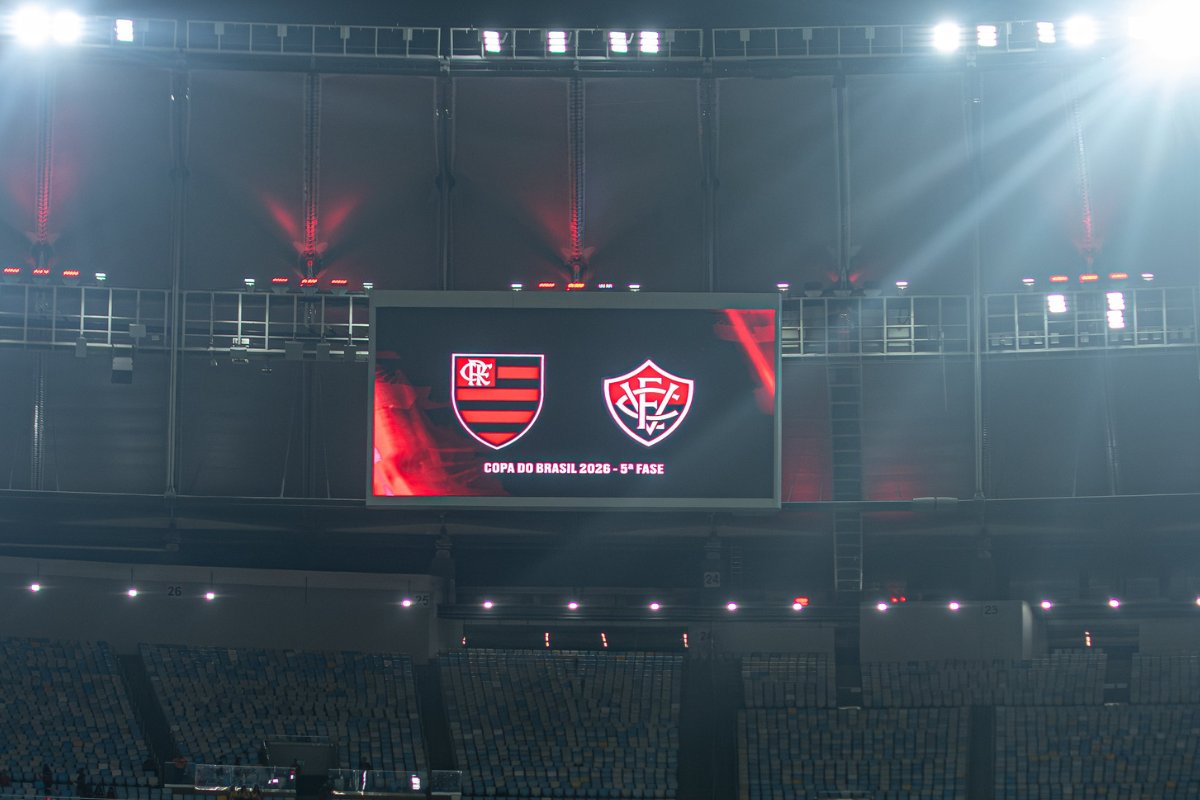 Vitória contesta arbitragem contra o Flamengo e pede áudios do VAR à CBF