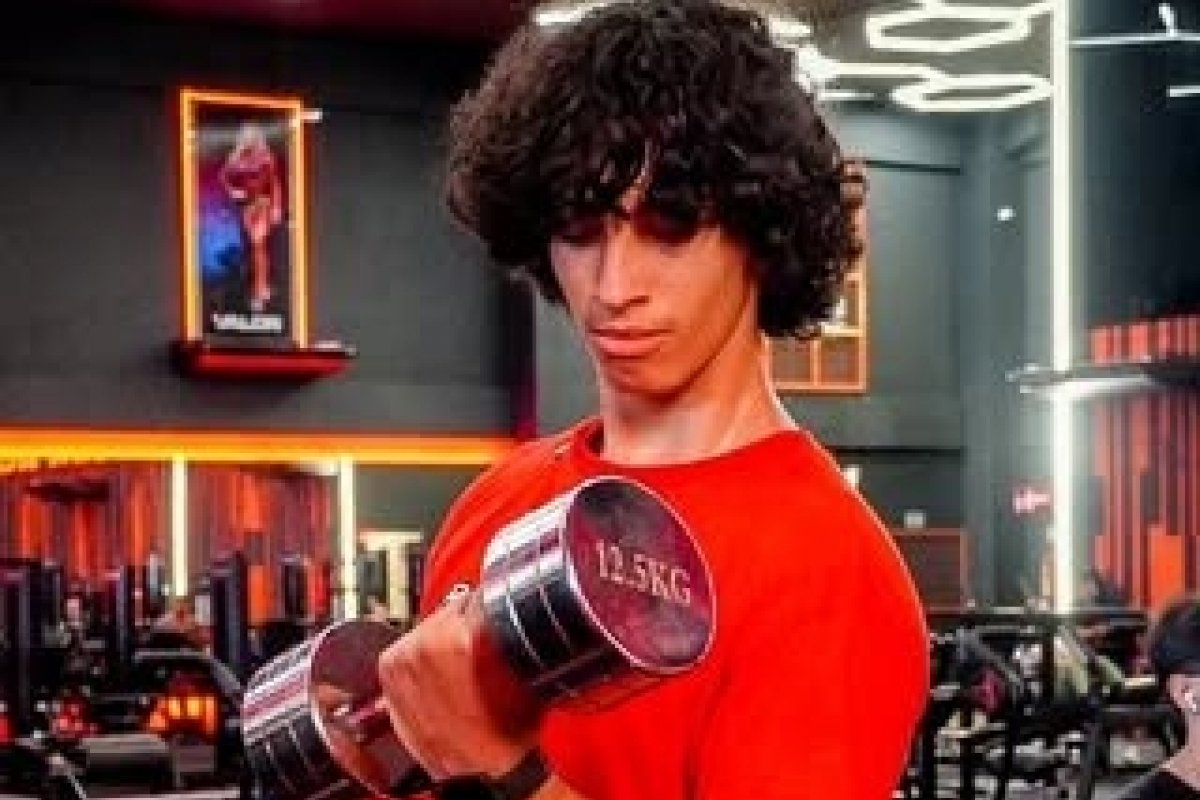 Vídeo: Jovem ribeirinho viraliza ao percorrer 40 km para treinar em academia no Pará