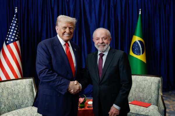 Lula presta solidariedade a Donald Trump e diz que ataque é [Lula presta solidariedade a Donald Trump e diz que ataque é