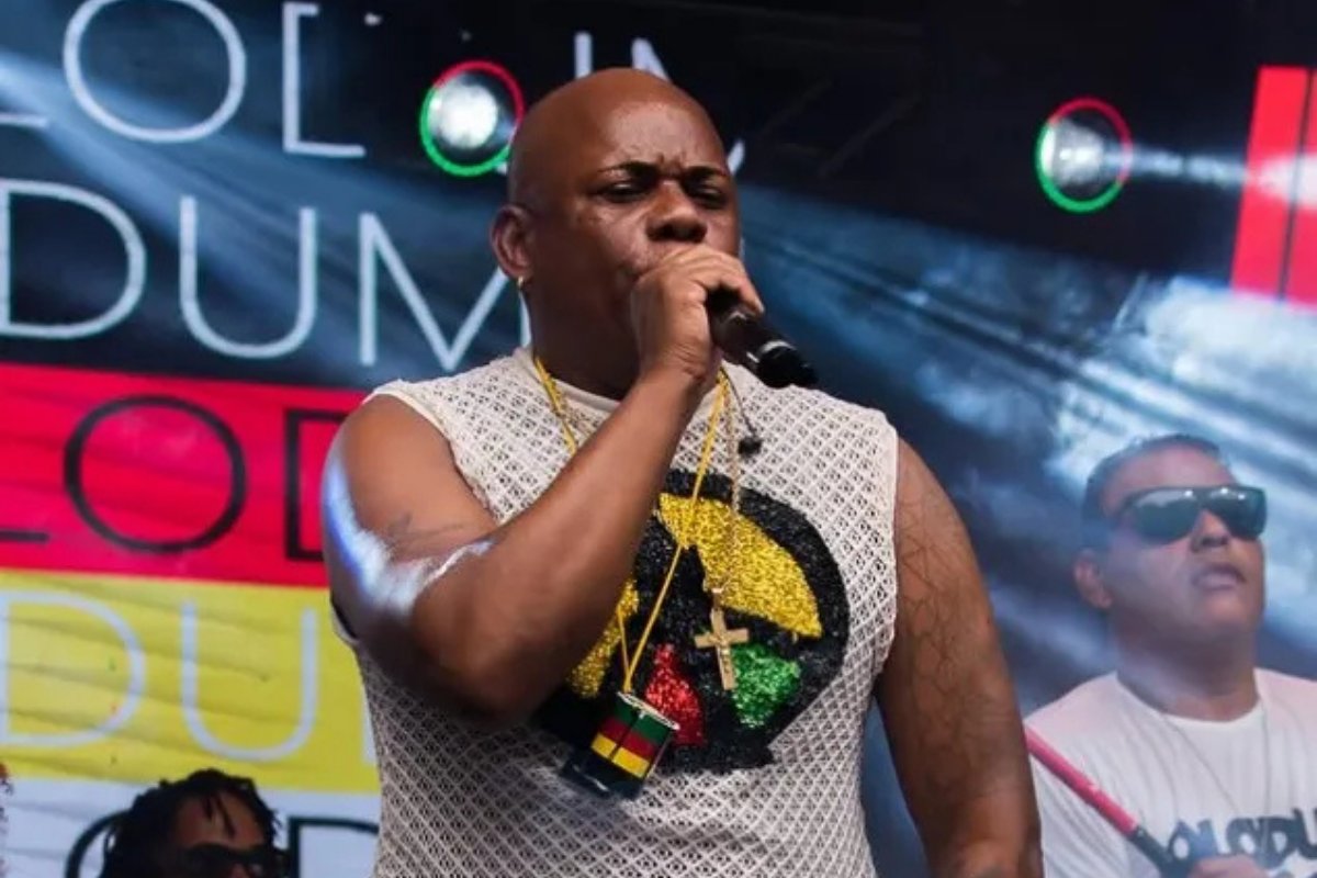 Olodum anuncia saída do cantor Narcizinho Santos