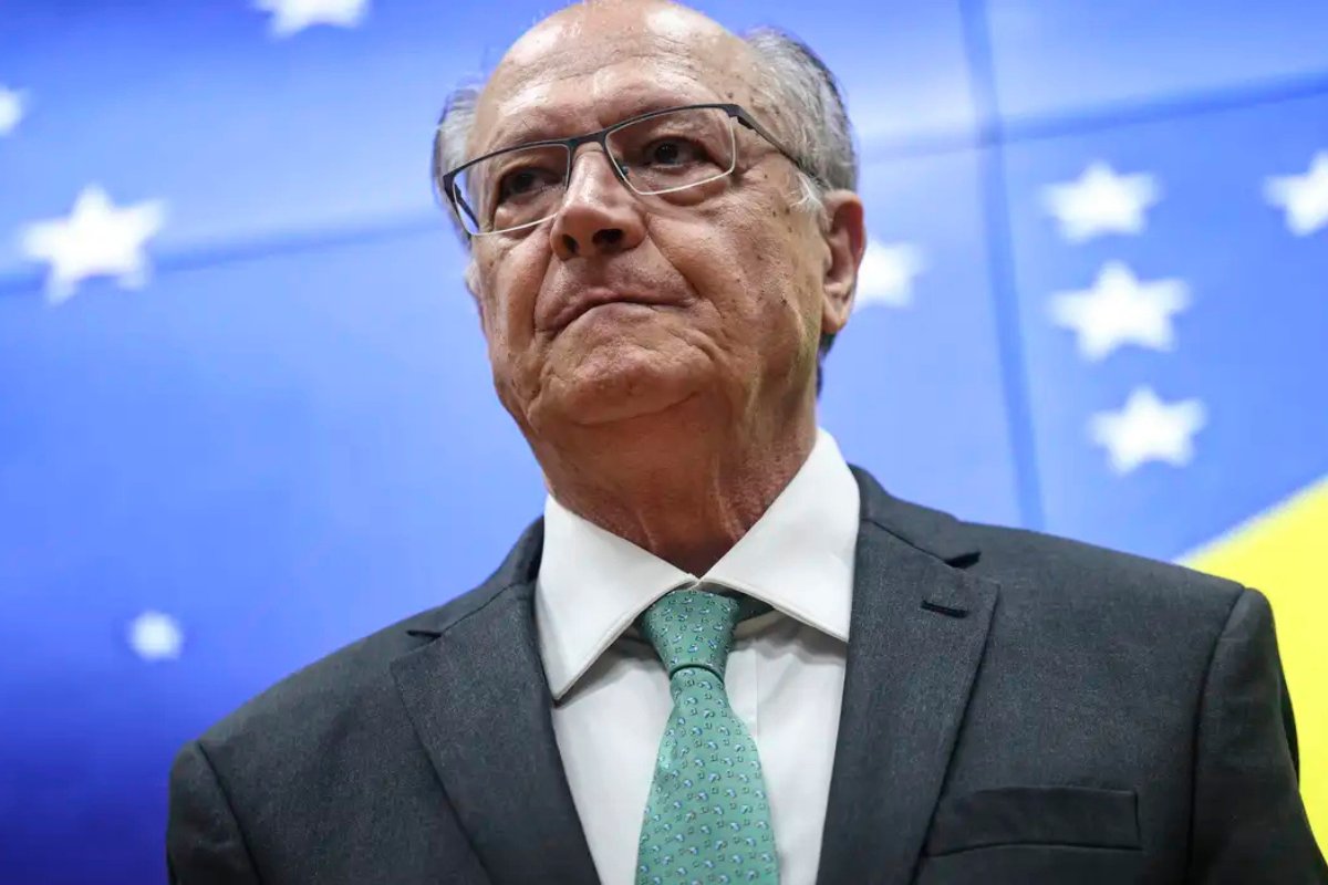 Alckmin anuncia R$ 10 bi em crédito para máquinas agrícolas em feira do agro