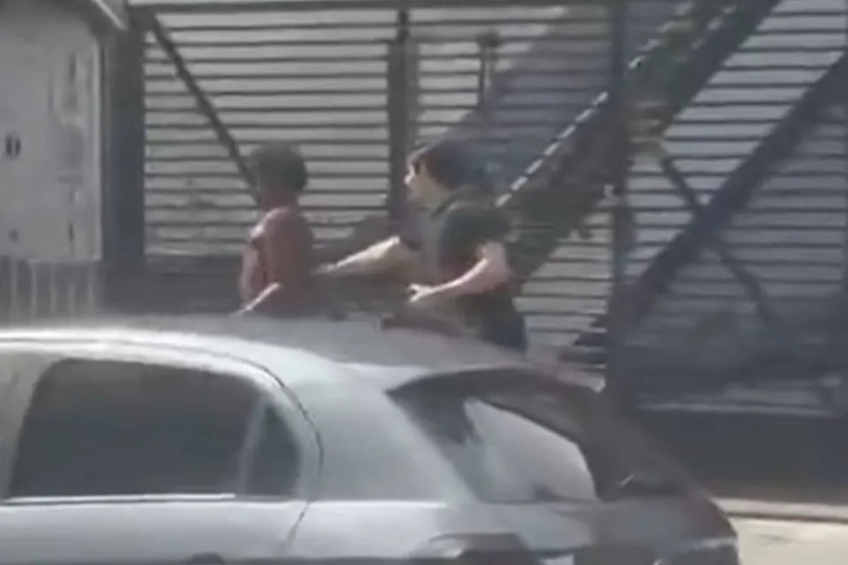 Estudantes são expulsos de faculdade após ataque contra homem em situação de rua