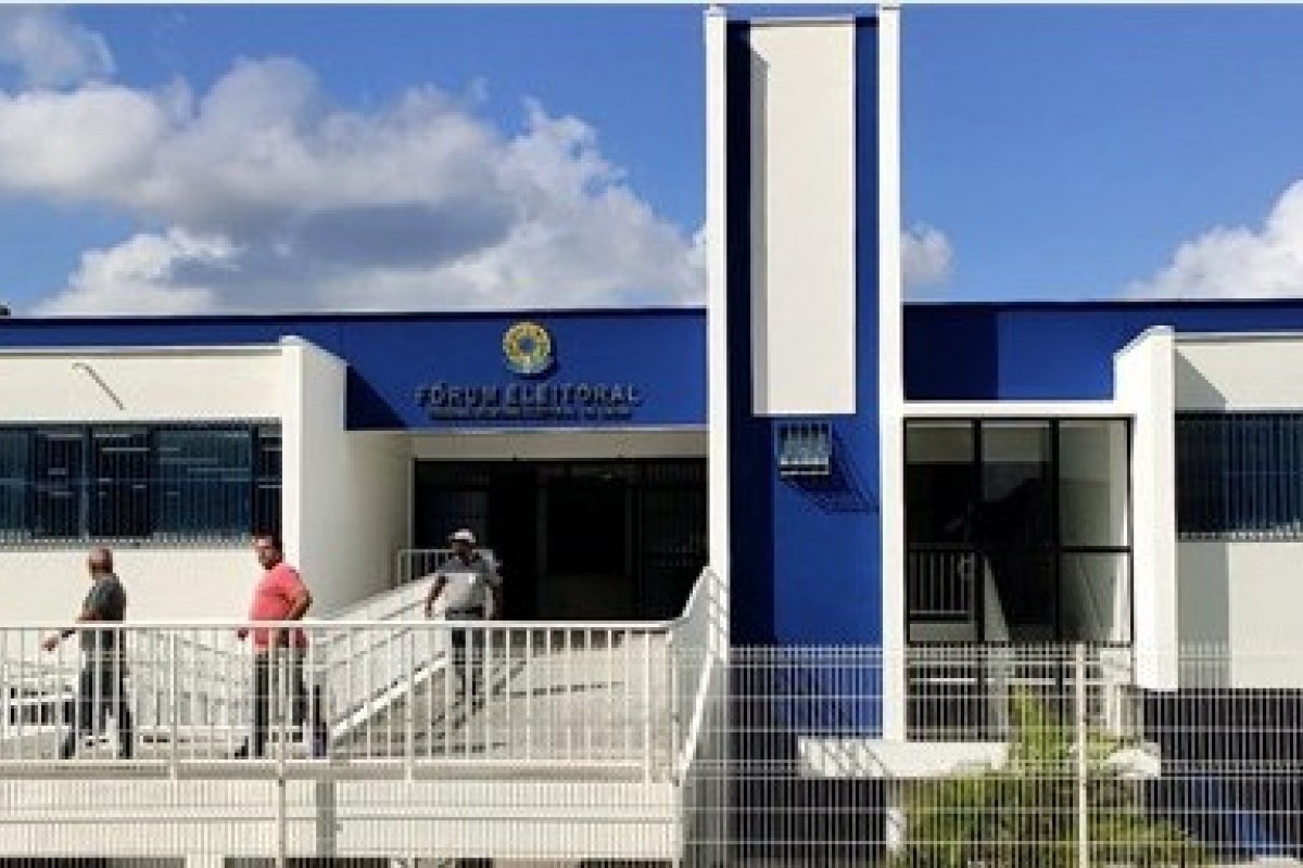 Homem é morto por vigilante nas dependências do TRE-BA após ataque com faca