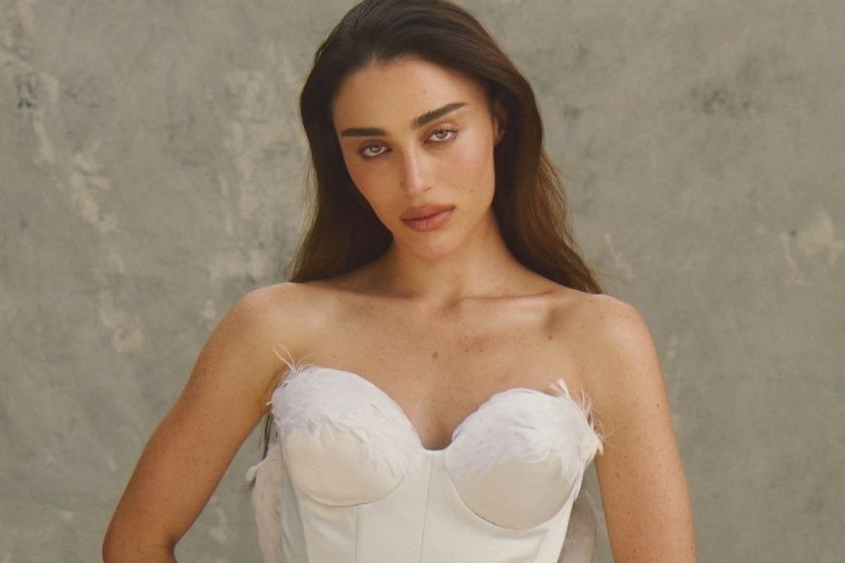 Elisa Zarzur aposta em look exclusivo para Chá Bar! 