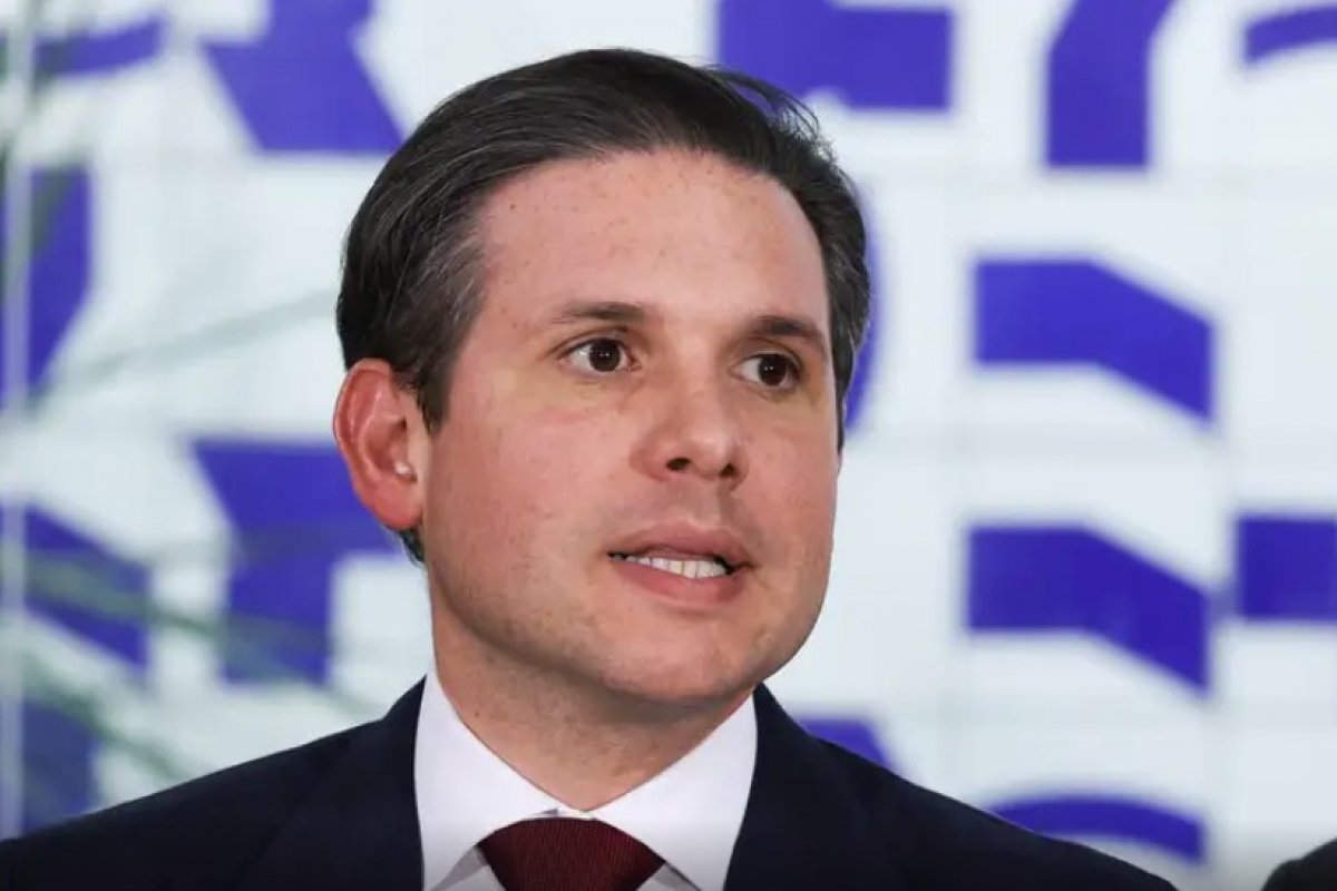 PF investiga malas sem inspeção em voo com Hugo Motta e empresário de apostas; caso está no STF