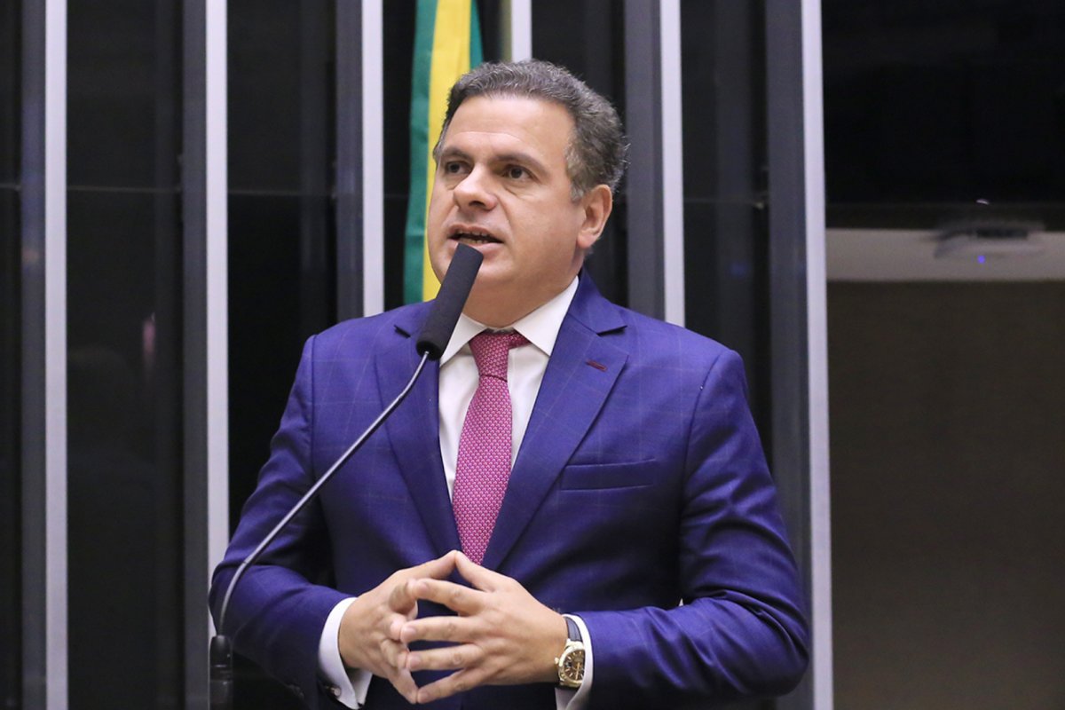 Deputado baiano fecha acordo milionário com a PGR para evitar condenação por manter funcionárias fantasmas