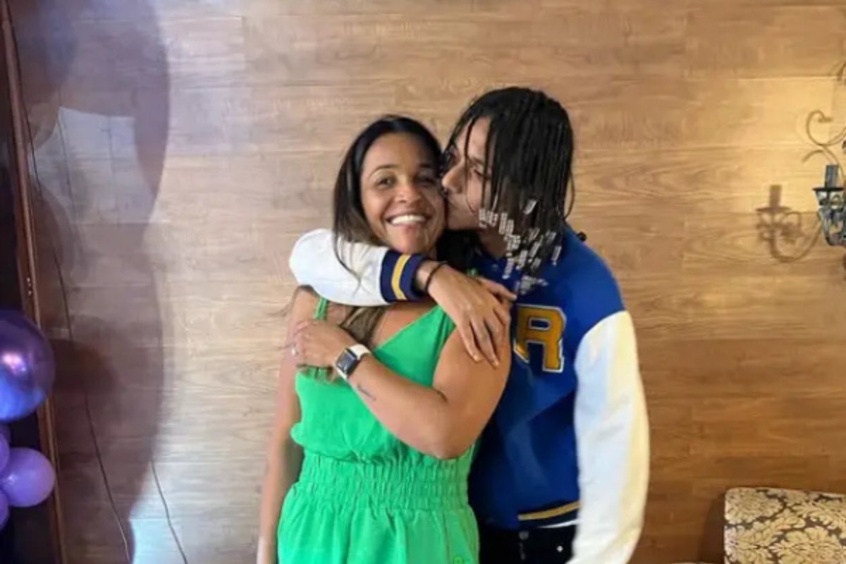 Mãe e irmão de Oruam são alvos de operação policial contra o CV no Rio de janeiro