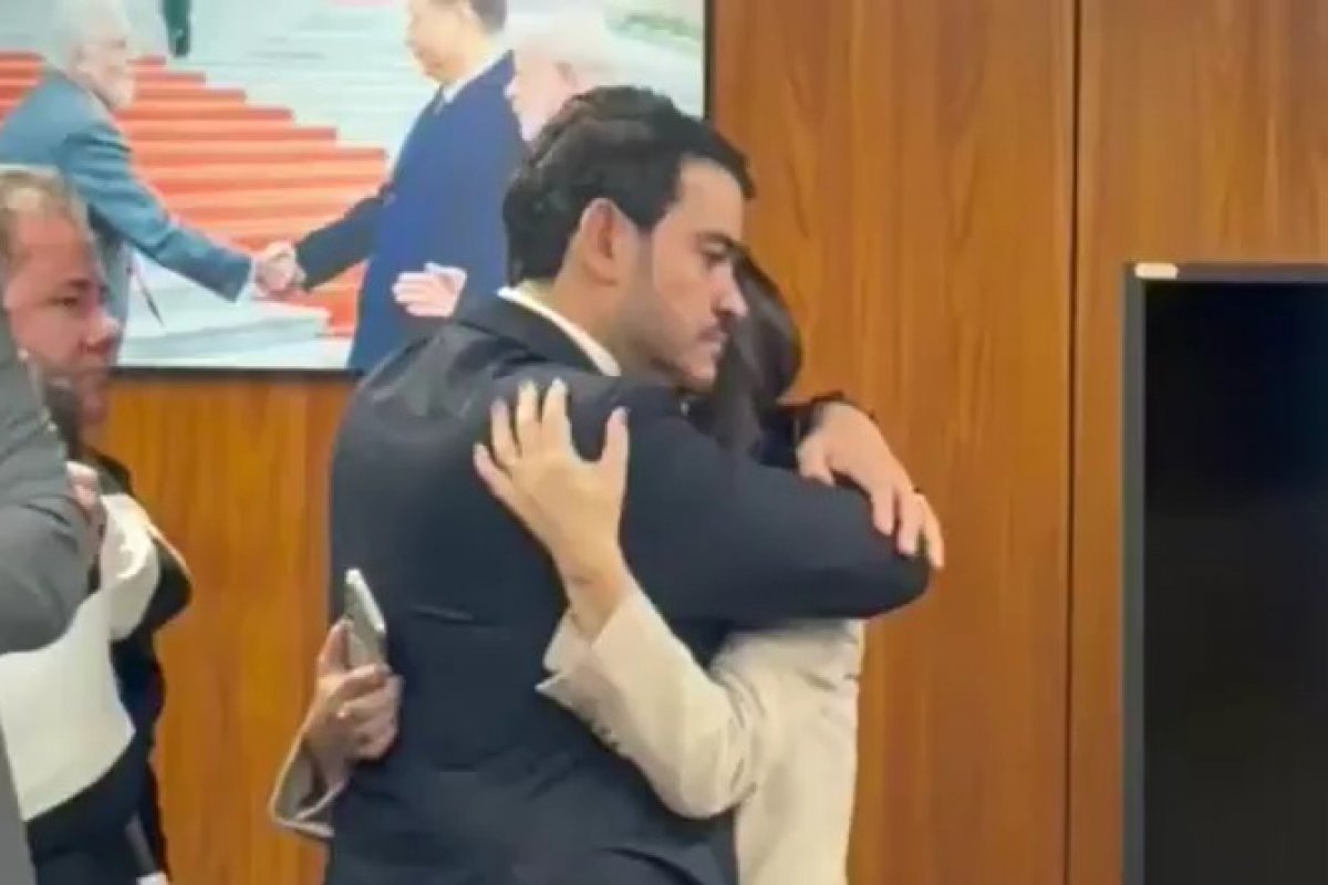 Vídeo: Jorge Messias chora após rejeição em votação no Senado