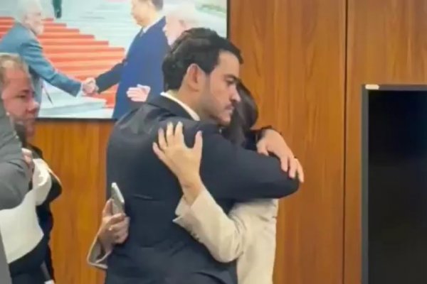 [Vídeo: Jorge Messias chora após rejeição em votação no Senado]