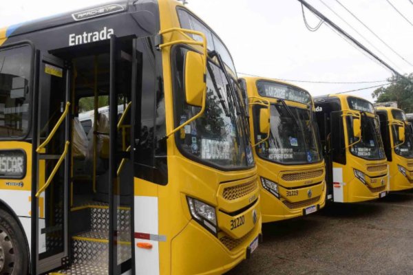 [Em campanha salarial, rodoviários atrasam saída dos ônibus em Salvador para assembleia em garagens]