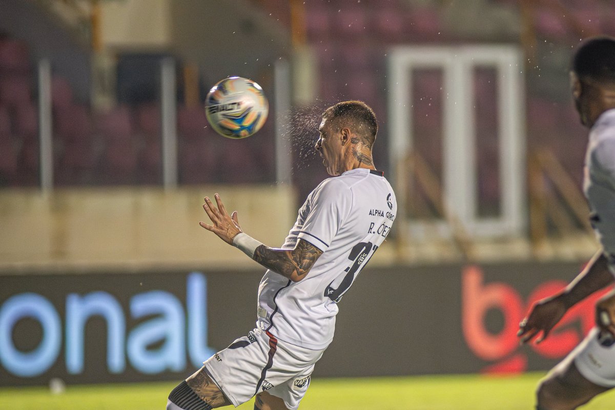 Renzo López encerra jejum de nove meses e volta a marcar pelo Vitória Renzo López encerra jejum de nove meses e volta a marcar pelo Vitória