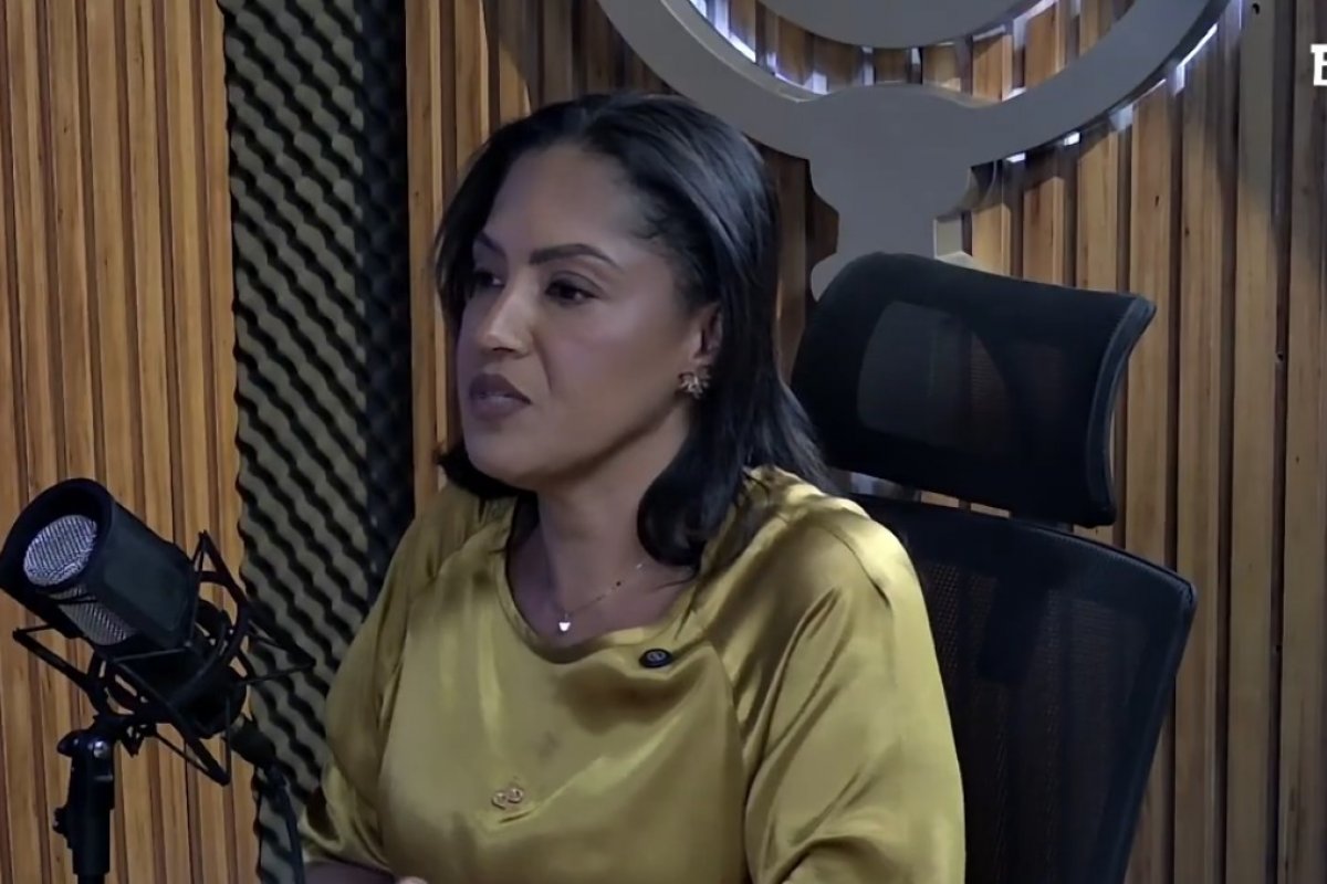 Glória Anjos destaca importância do acompanhamento e acolhimento na maternidade atípica em podcast