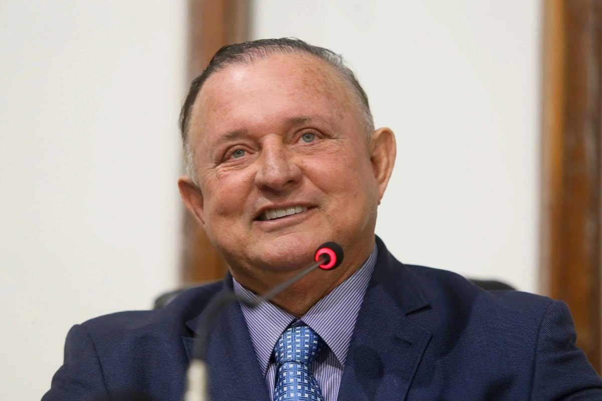 Adolfo Menezes oficializa candidatura ao TCM-BA com 60 assinaturas na Alba