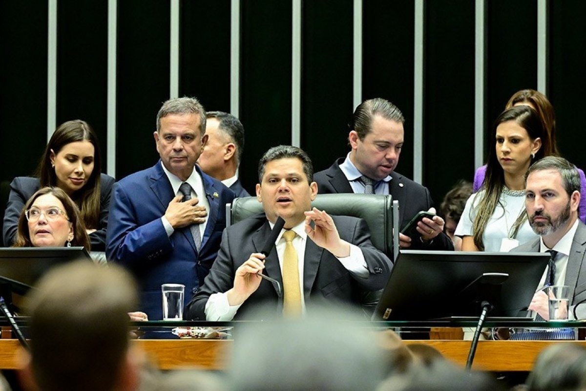 PT classifica como "retrocesso" rejeição ao veto da PL da Dosimetria 