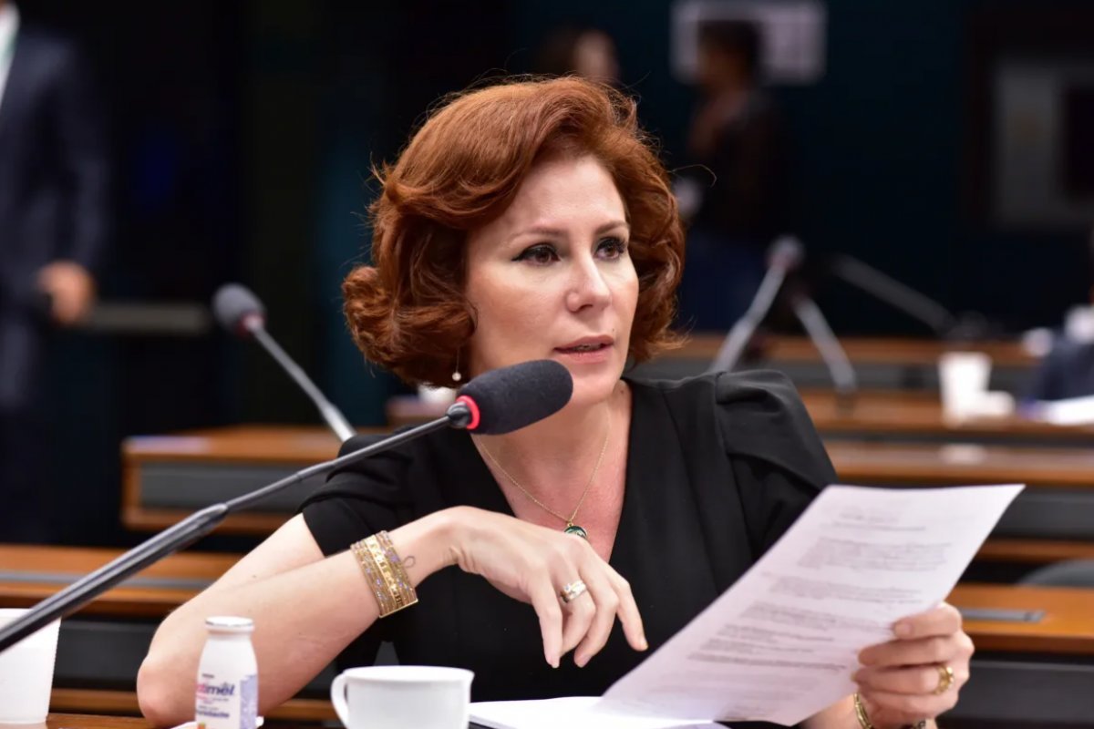 Justiça italiana marca julgamento de recurso de Carla Zambelli contra extradição ao Brasil