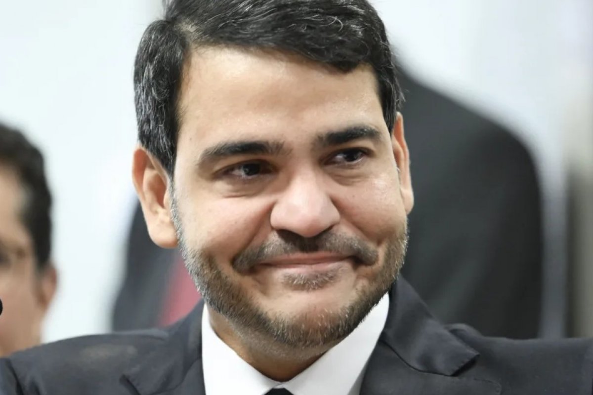 Após derrota histórica, Jorge Messias terá conversa final com Lula pára definir destino no governo