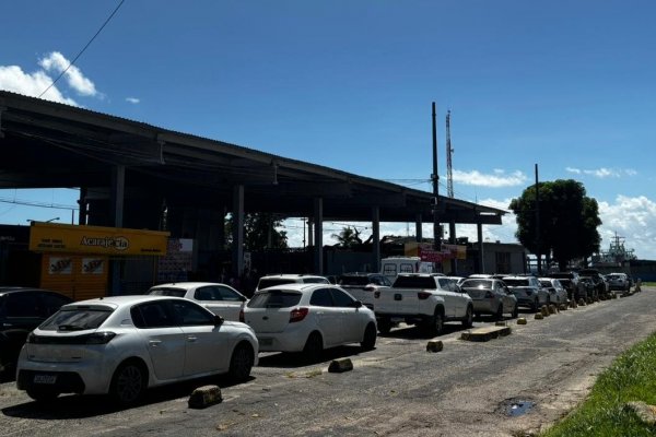 VÍDEO: Travessia Salvador-Itaparica opera com apenas dois ferry-boats e passageiros enfrentam espera de mais de 2 horas