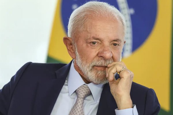 [Lula testa mote para reeleição enquanto acumula tropeços no Congresso]