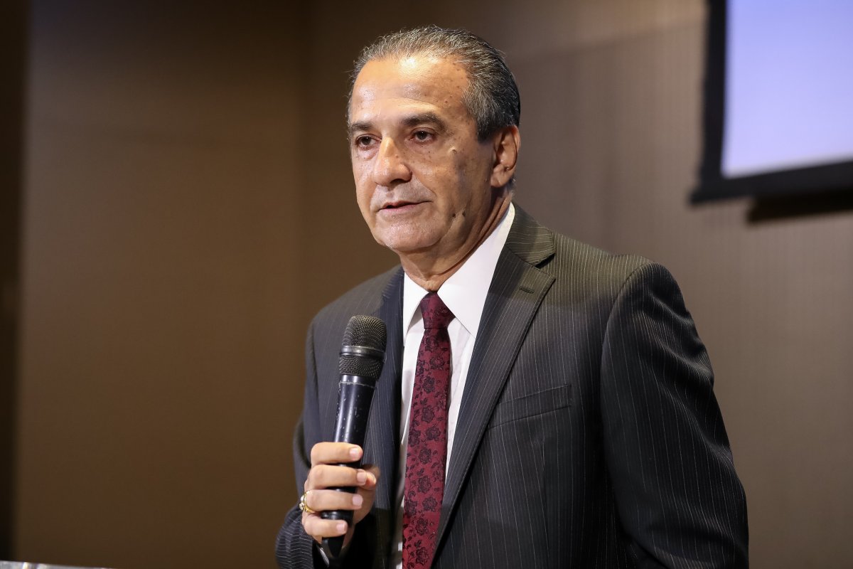 Malafaia diz ser alvo de perseguição do STF em culto ao lado de Flávio Bolsonaro no Rio