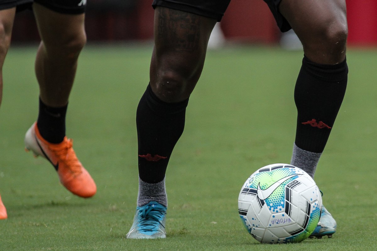 Globo e SBT transmitem, ao mesmo tempo, partidas diferentes do Vitória no domingo (15)