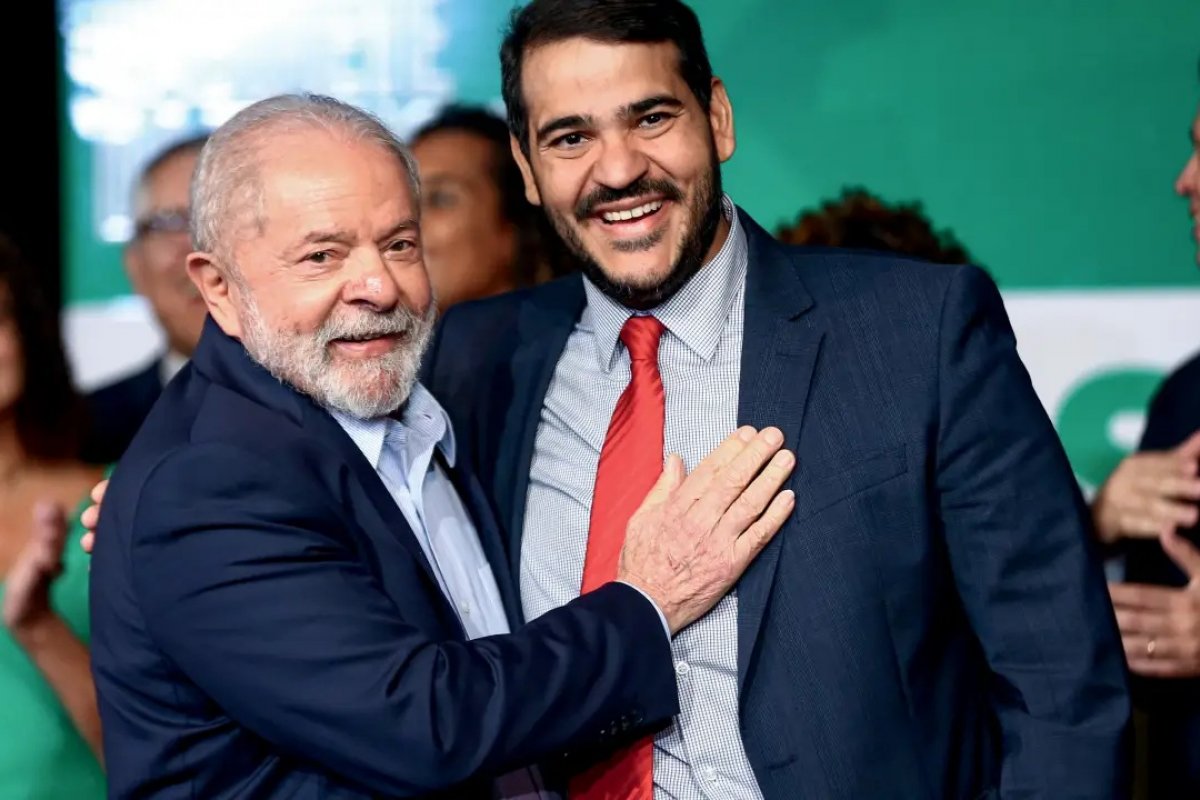 Lula é aconselhado a adiar indicação para o STF e brada: "filhos da p."