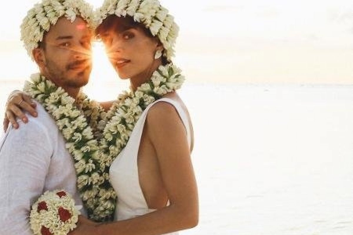 Junior Lima se casa com Monica Benini, na Polinésia Francesa