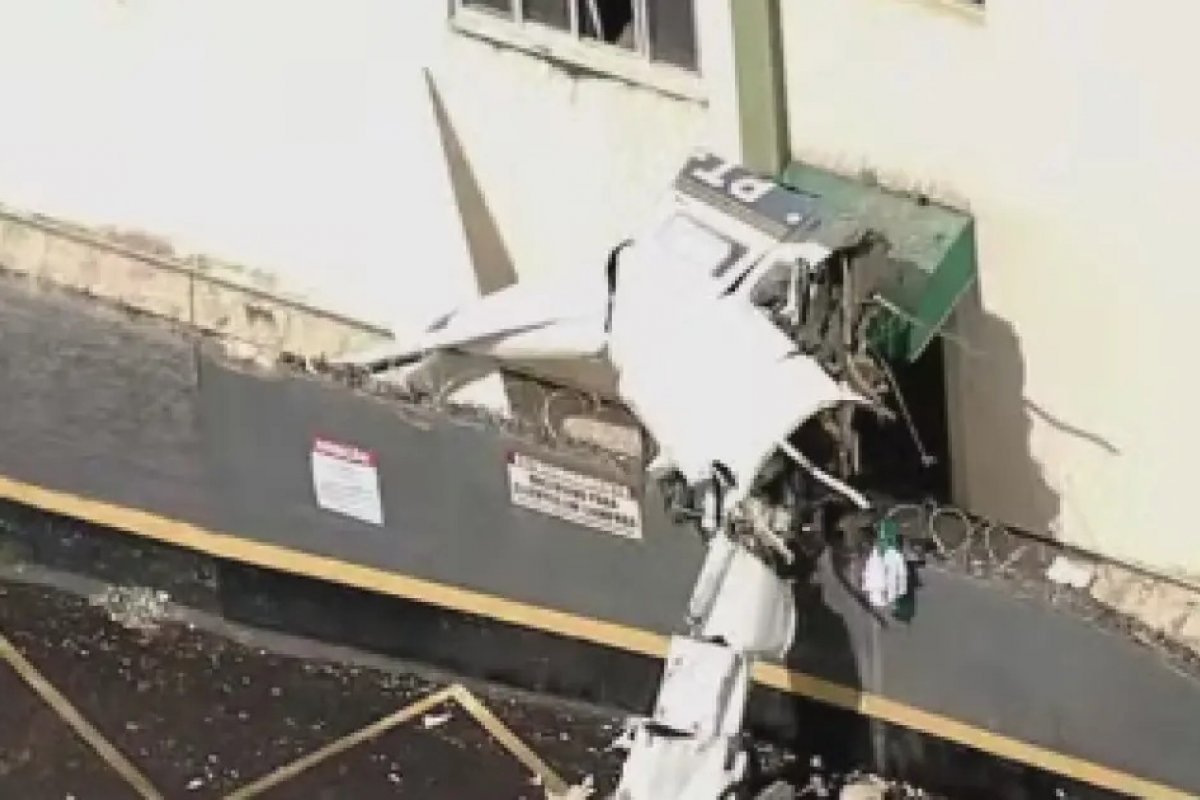 Dinâmica do acidente envolvendo avião de pequeno porte  em Belo Horizonte mostra que o voo durou apenas três minutos; entenda