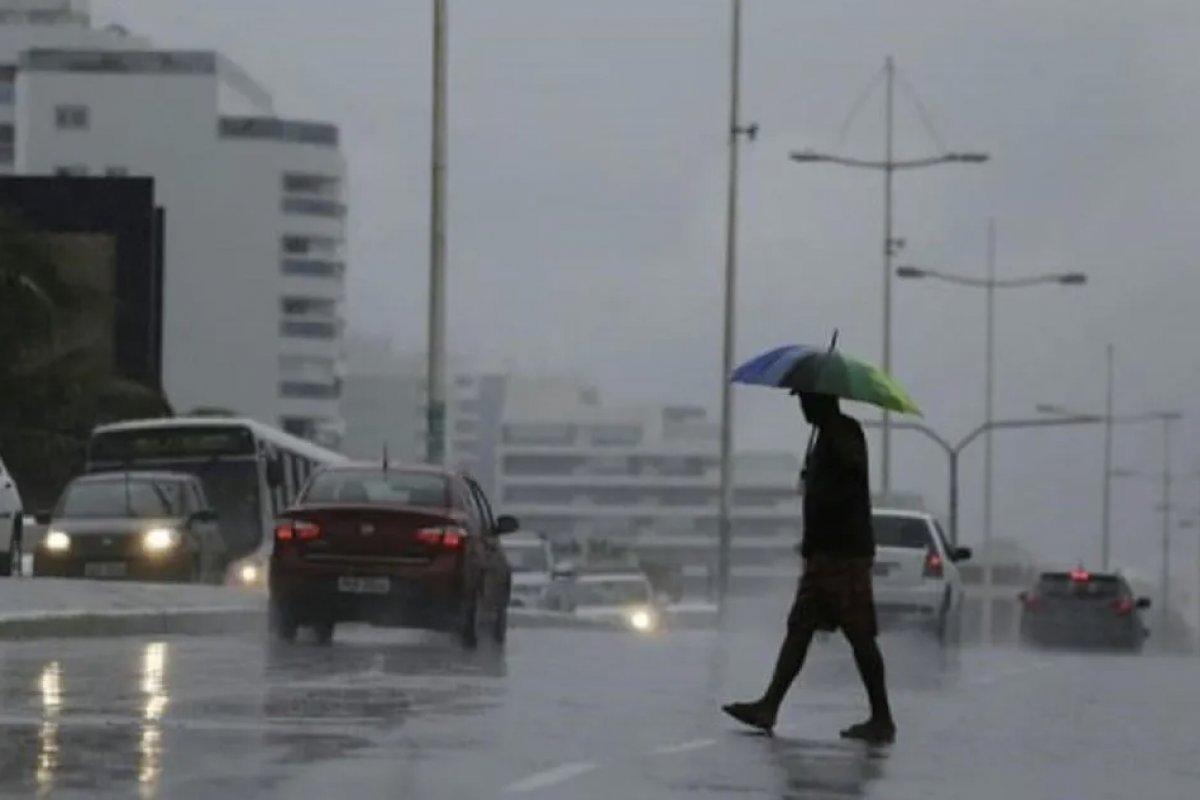 Codesal emite alerta de chuvas intensas para Salvador