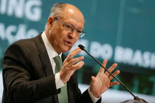 [Brasil suspende exigência de visto para chineses até dezembro de 2026]