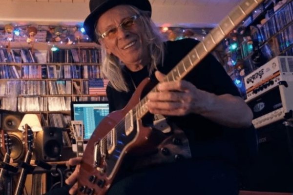 [Morre Luiz Carlini, guitarrista parceiro de Rita Lee, aos 73 anos]