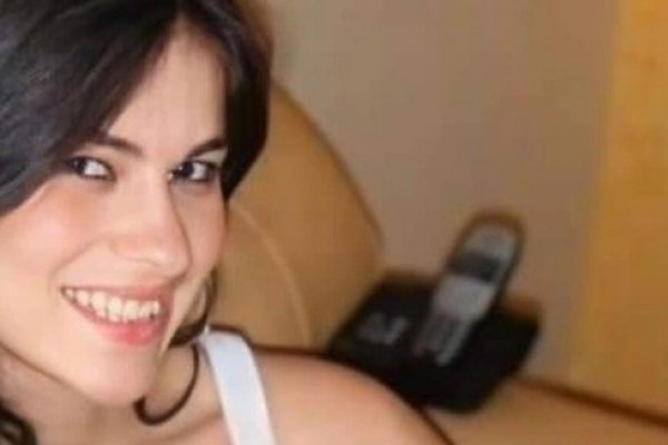 [Mãe de Eliza Samudio faz forte desabafo na web: 'Uma mãe que enterra e desenterra a filha todas as noites'!   ]
