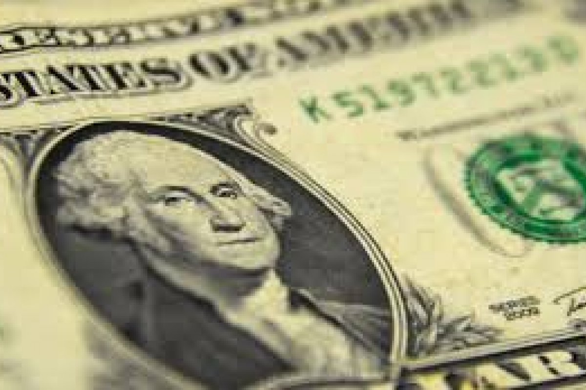 Dólar chega a R$ 5 pela 1ª vez na história