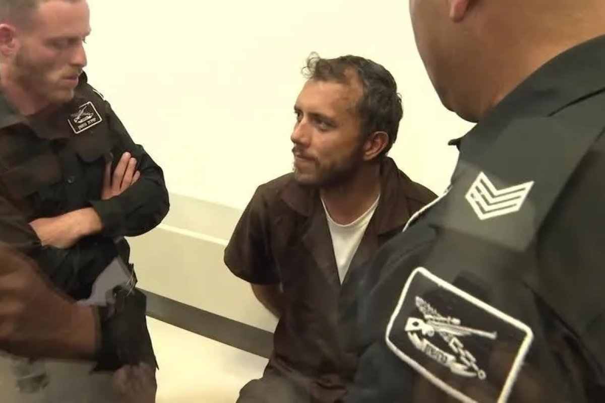 Ativista brasileiro Thiago Ávila, preso por Israel, deve ser libertado neste sábado (9)